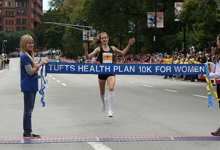 2010 Tufts 10K-064.JPG - 2010 Tufts 10K for women, October 11, Boston, MA.
